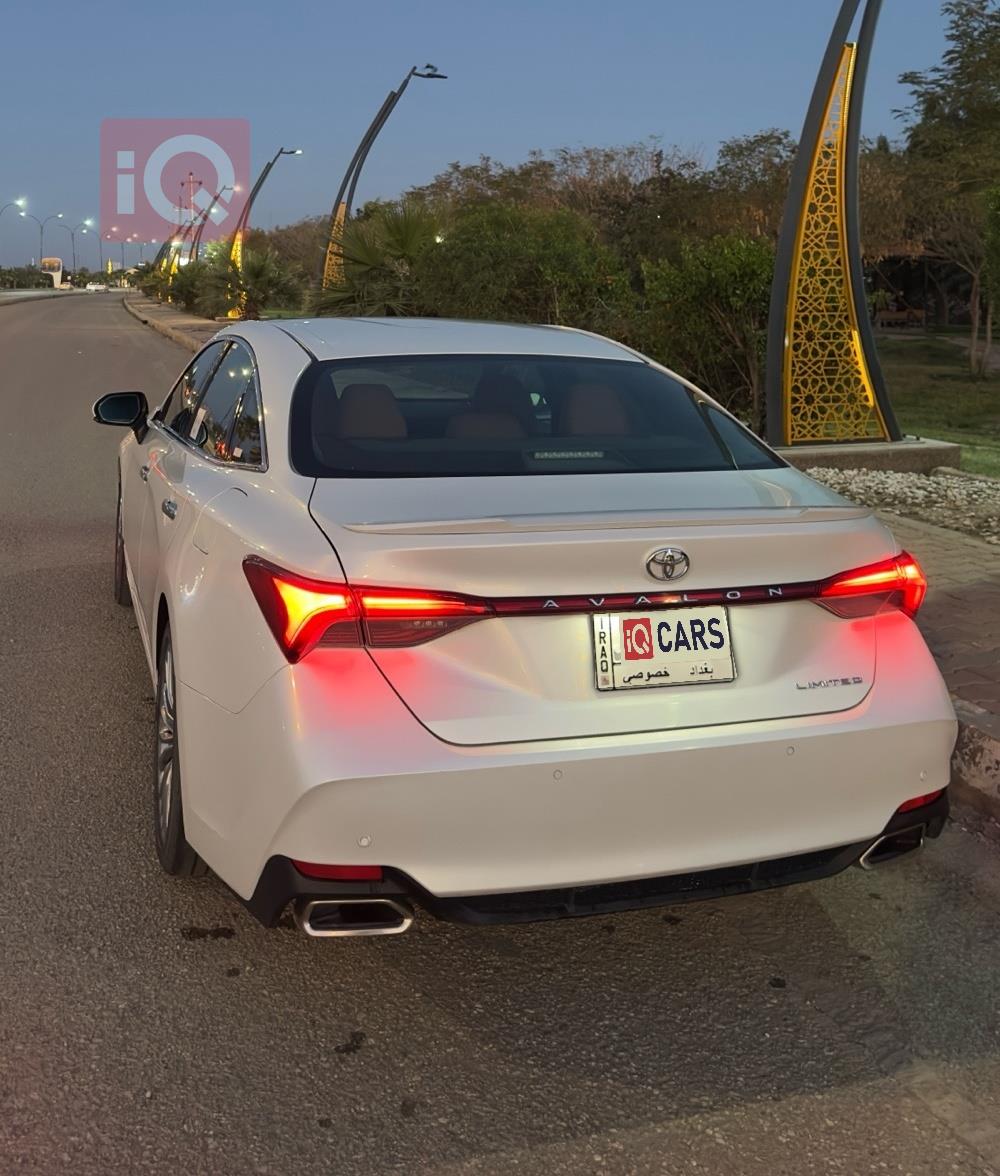 تۆیۆتا ئەڤەلۆن